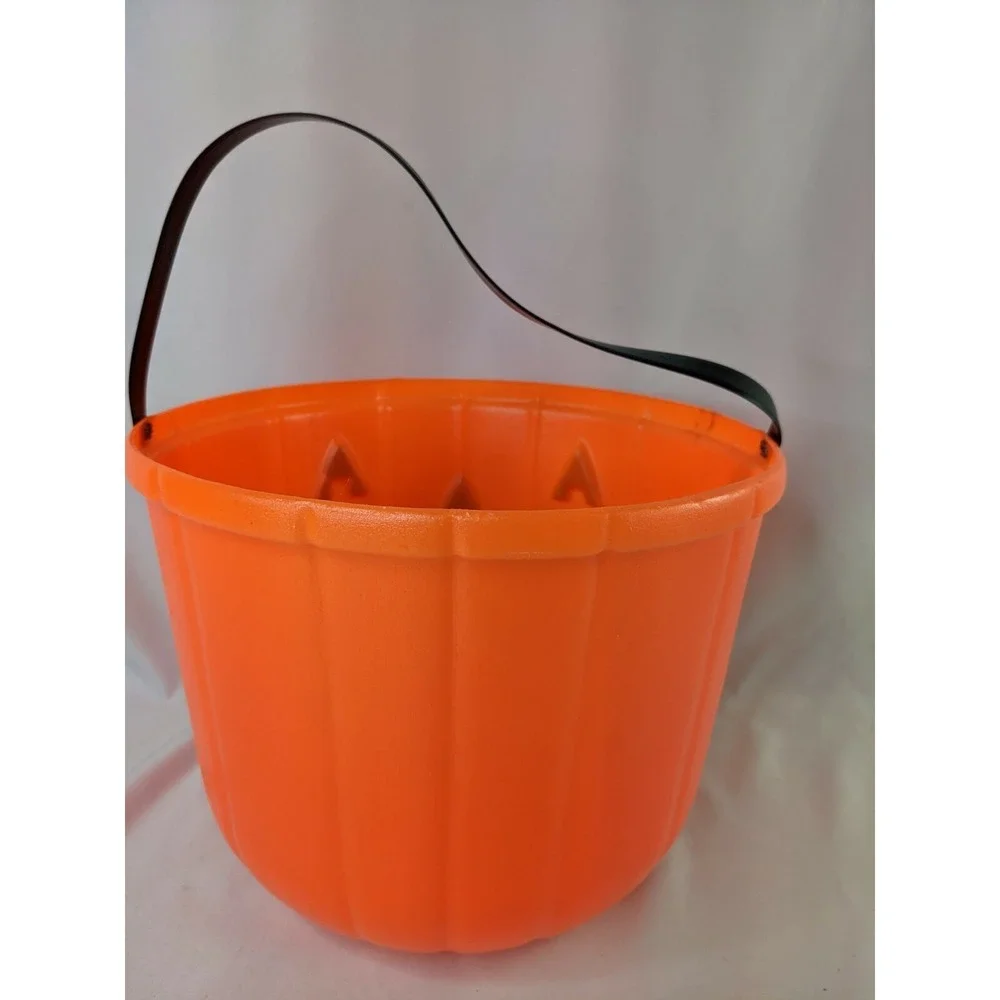 Large Pumpkin Jack o‎ Lantern Treat Bucket 10 Inch Diameter 8 Inch Tall